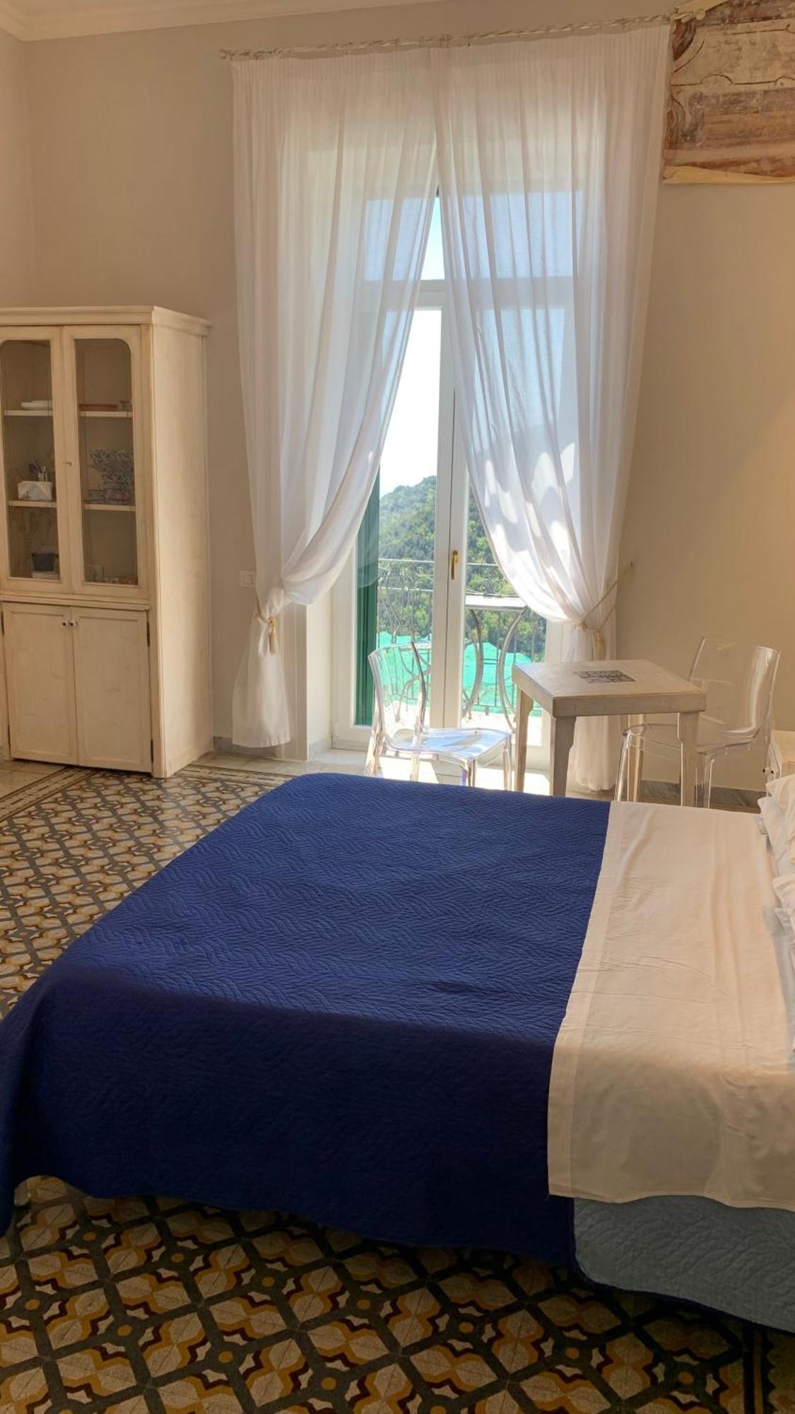 villa verde sul mare Vietri Exteriör bild
